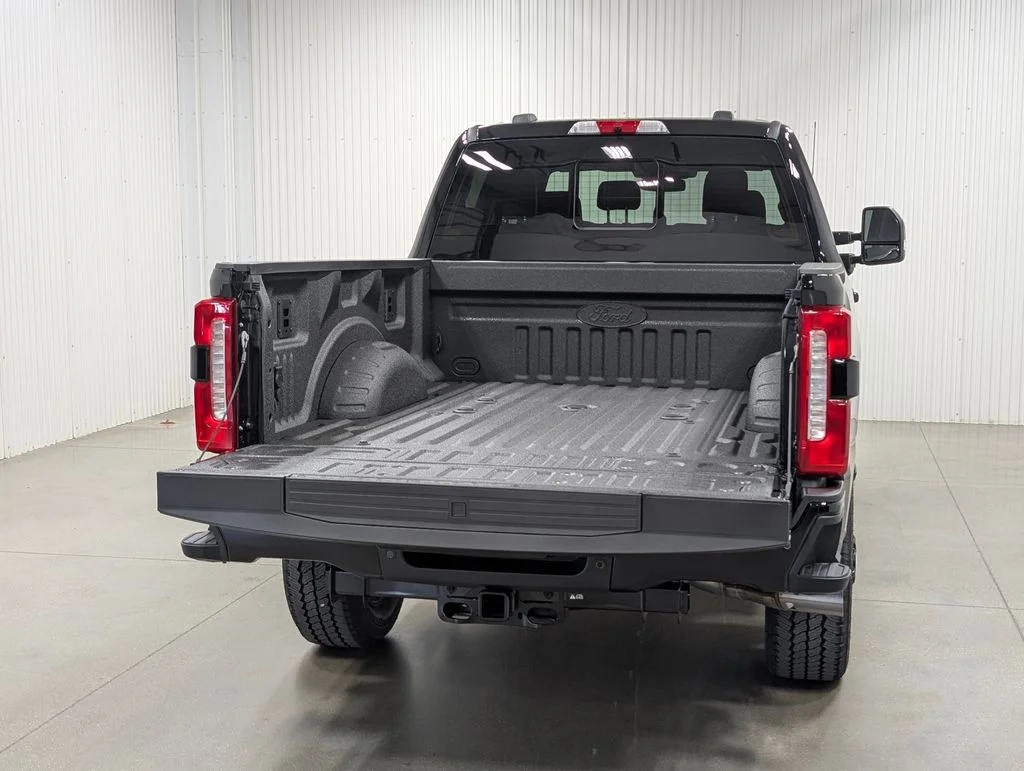 New 2026 Agate Black Metallic Ford F-250® Lariat® image 28