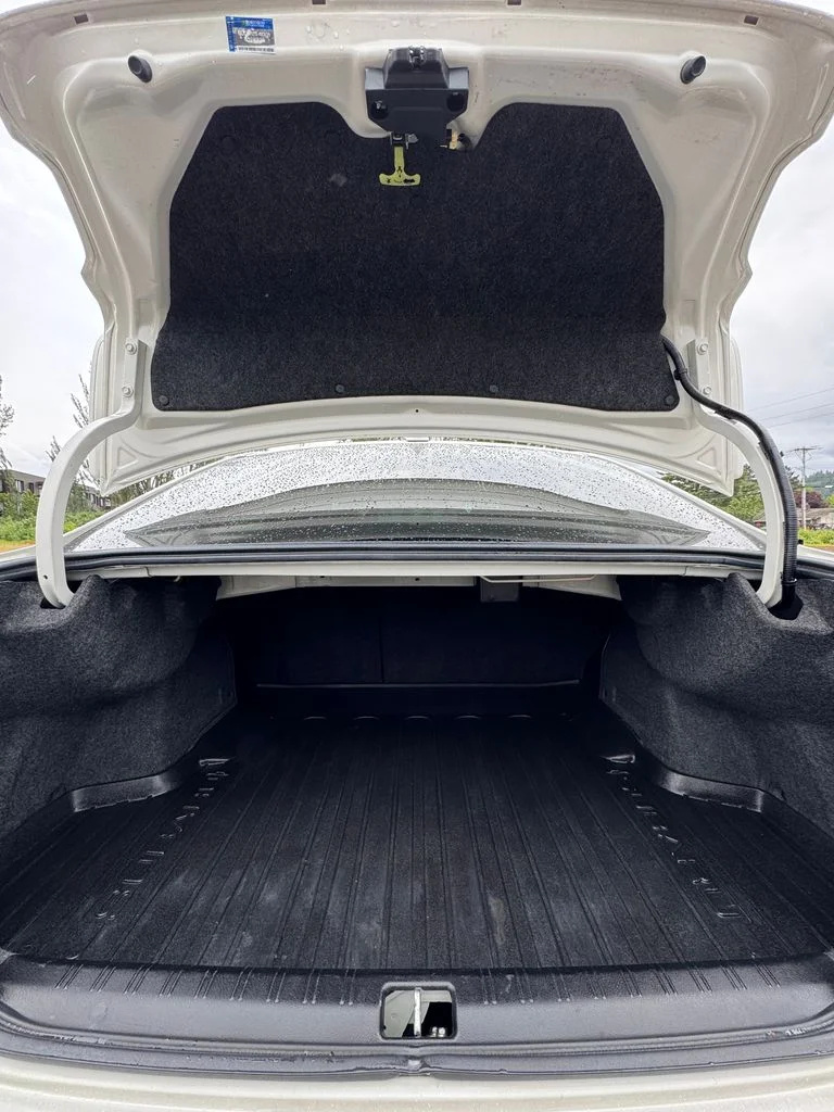 Used 2017 Crystal White Pearl Subaru Base image 9
