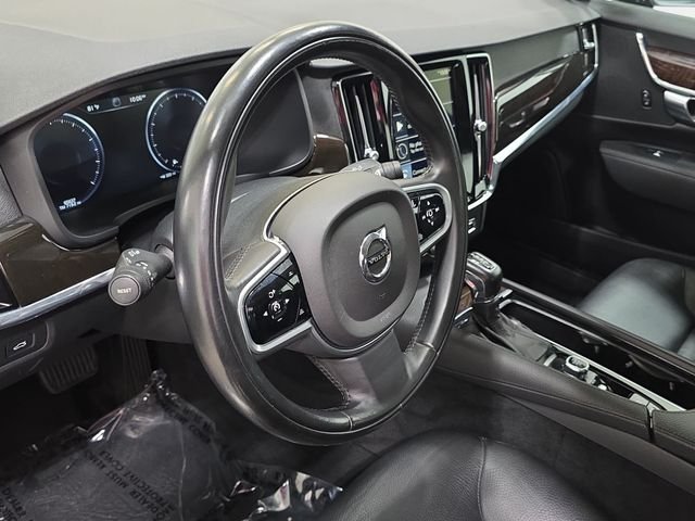 Used 2018 Gray Volvo T5 Momentum image 14
