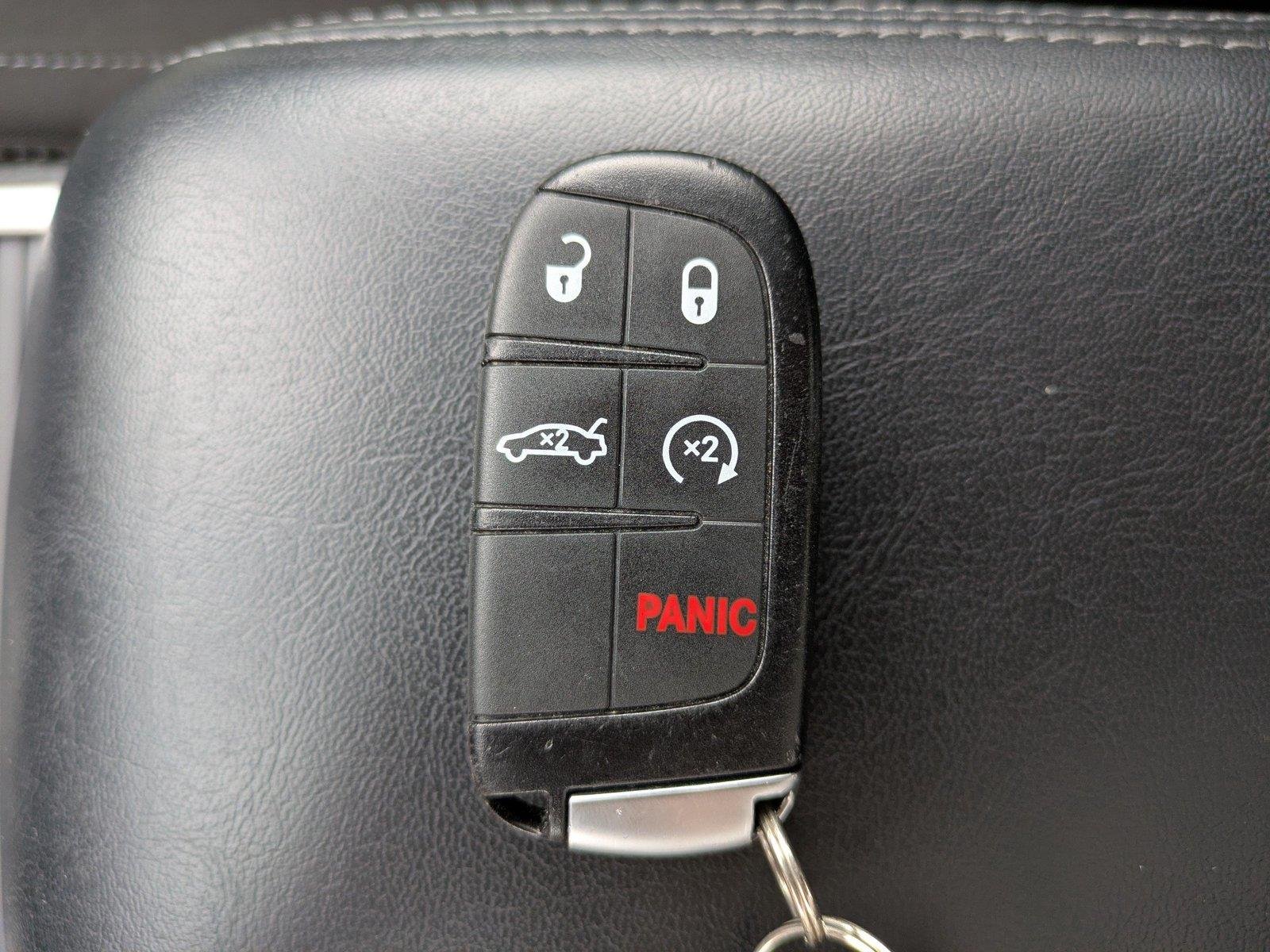 Used 2022 Pitch Black Clearcoat Dodge SXT image 28