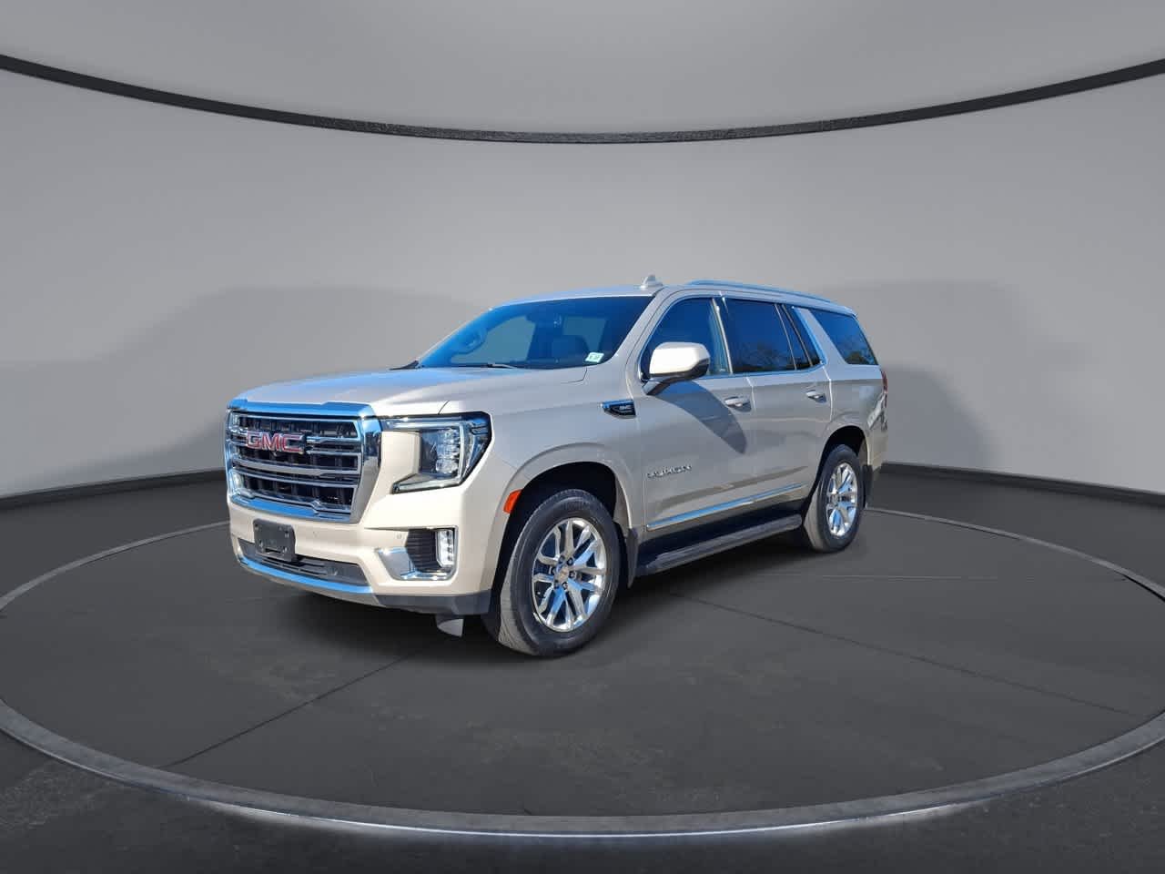 Used 2022 Pearl Beige Metallic GMC SLT image 4