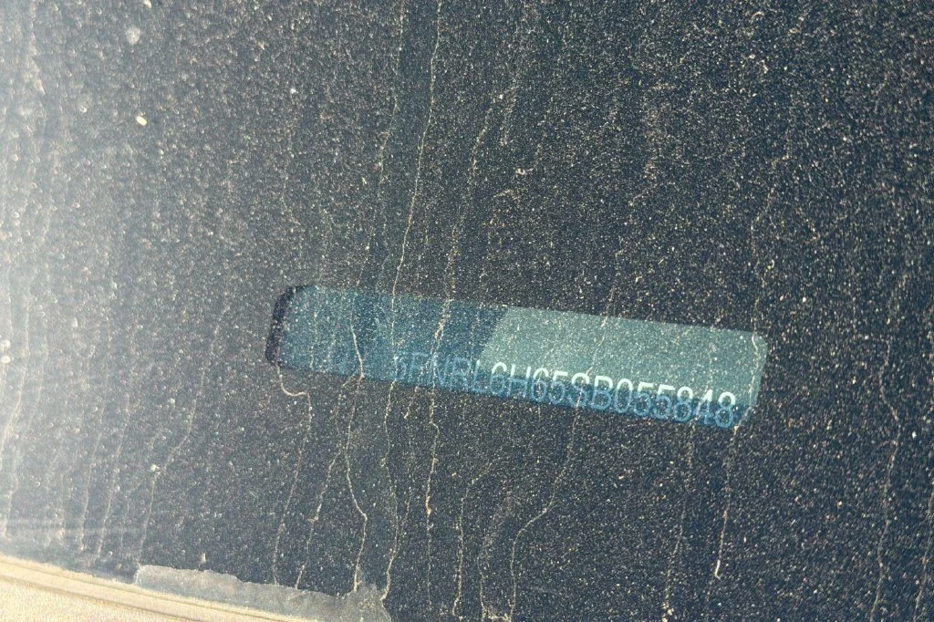 Used 2025 Solar Silver Metallic Honda EX-L image 8