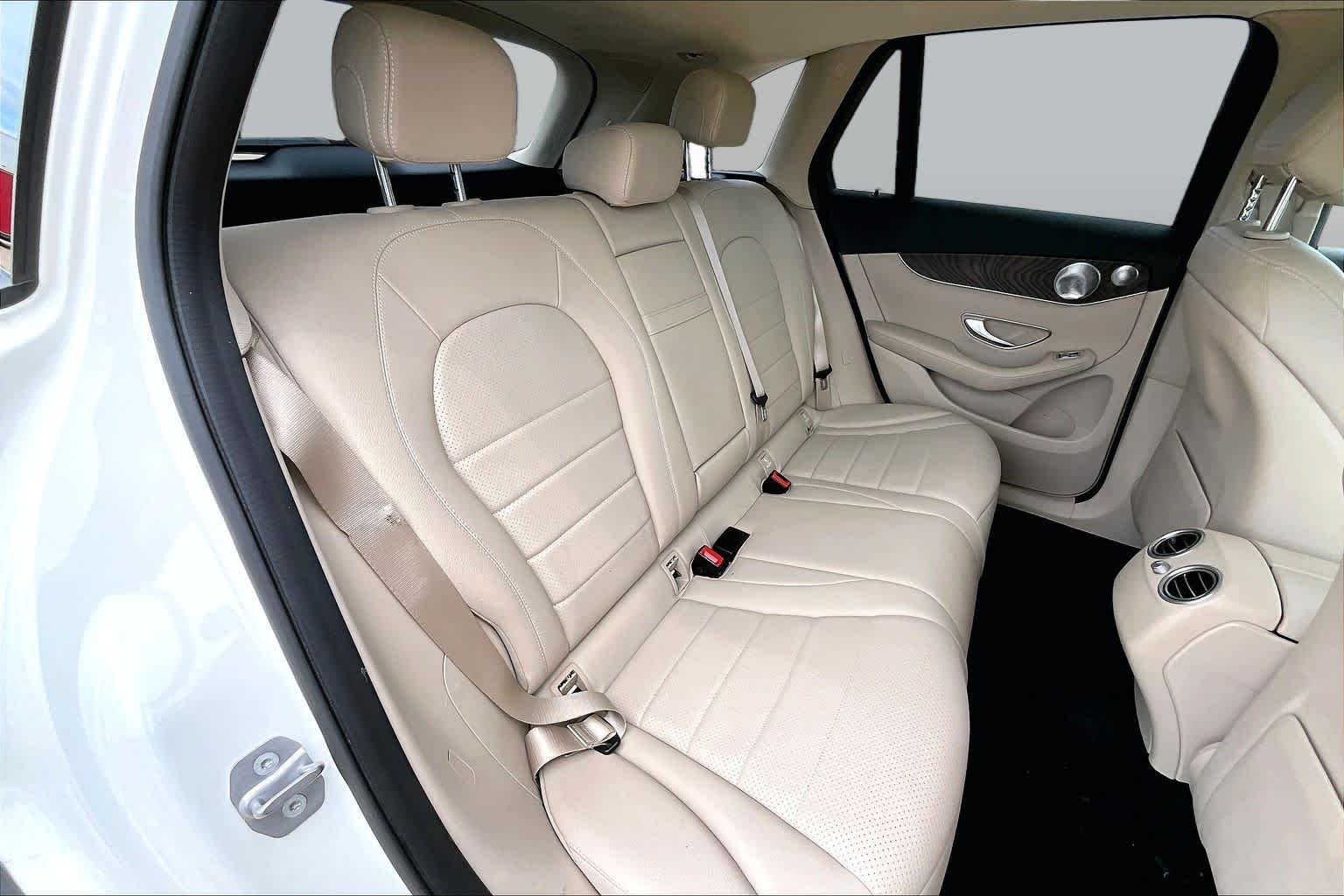 Used 2020 Polar White Mercedes-Benz GLC 300 image 19
