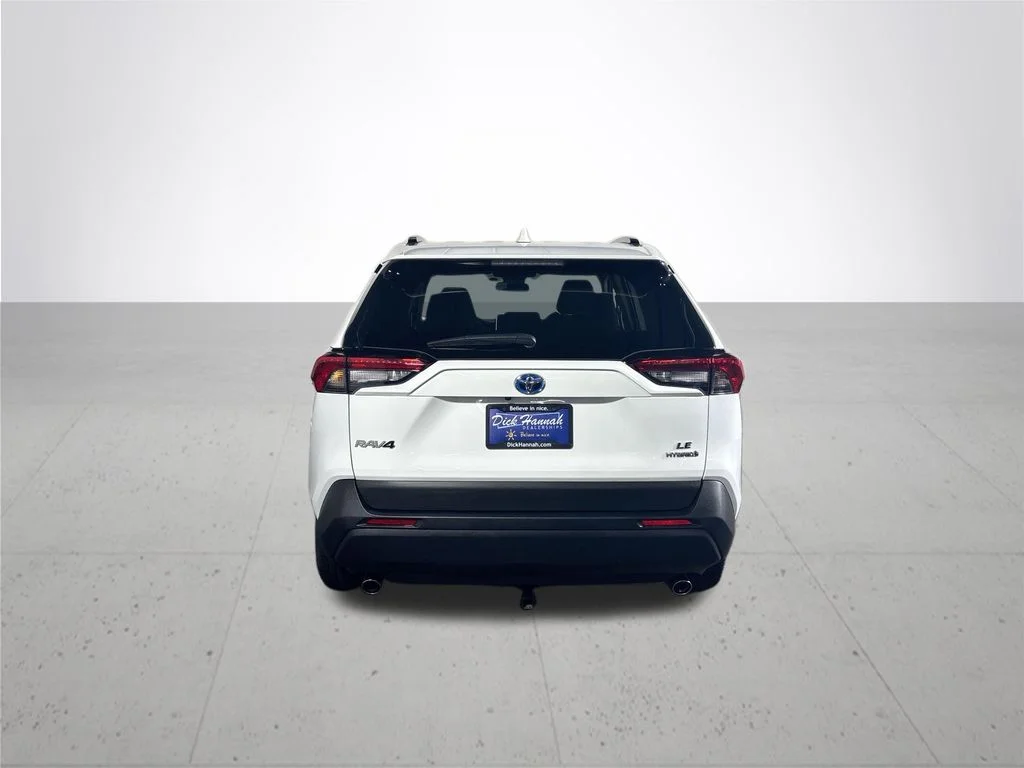 Used 2024 Ice Toyota LE image 7