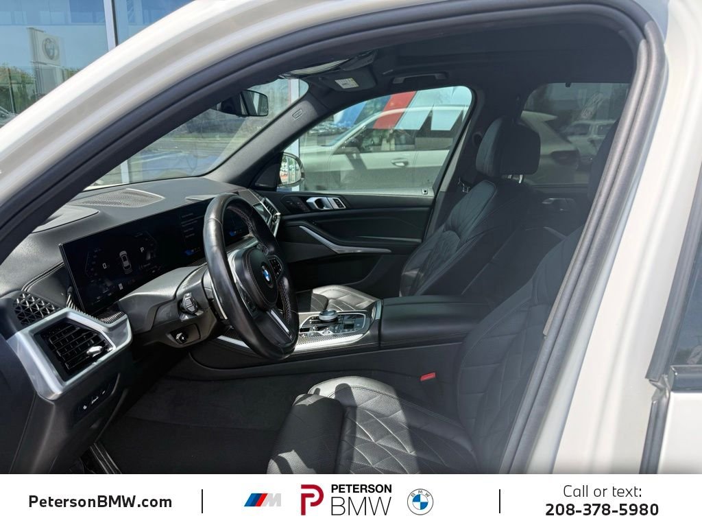 Used 2024 Alpine White BMW M60i image 15