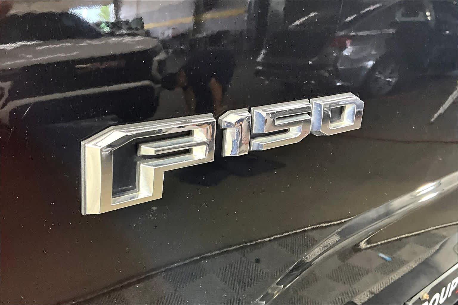 Used 2016 Shadow Black Ford XLT image 29