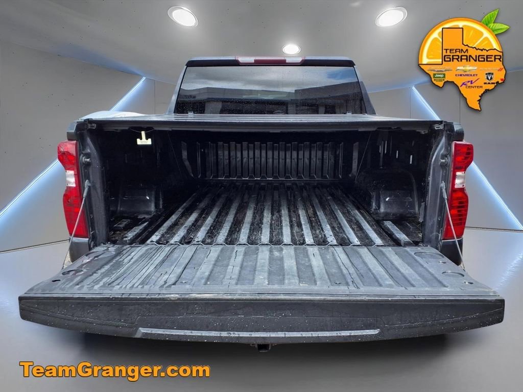 Used 2022 Dark Ash Metallic Chevrolet Custom image 9