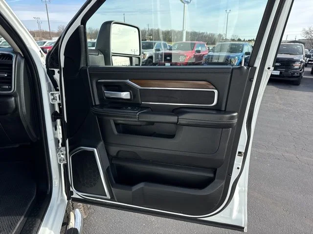 Used 2024 White Ram Laramie image 35