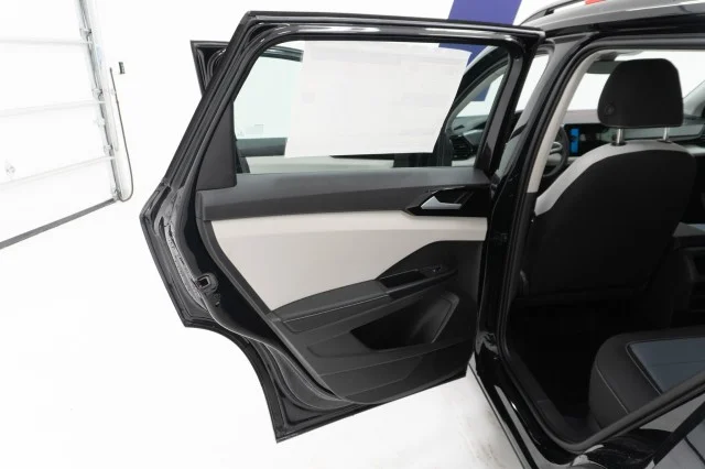 New 2027 Deep Black Pearl Volkswagen S image 18
