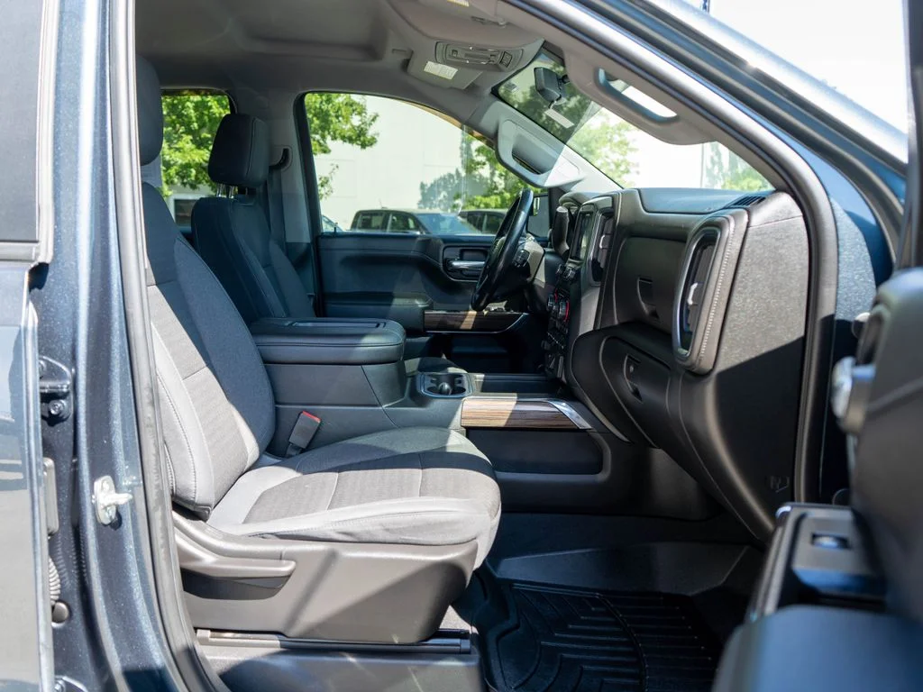 Used 2019 Gray Chevrolet RST image 10