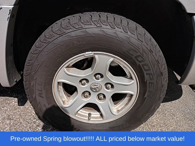 Used 2006 Silver Dodge SLT image 15