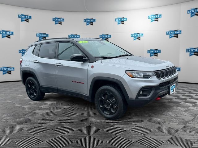Used 2023 Silver Jeep Trailhawk image 8