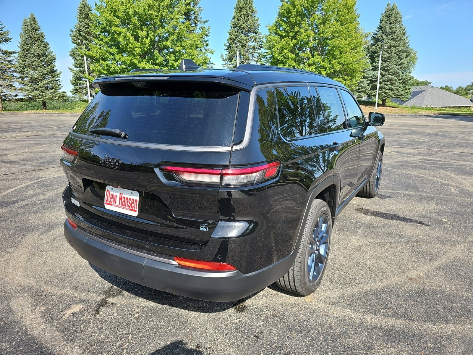 New 2026 Diamond Black Crystal Pearlcoat Jeep 85th Anniversary Edition image 5