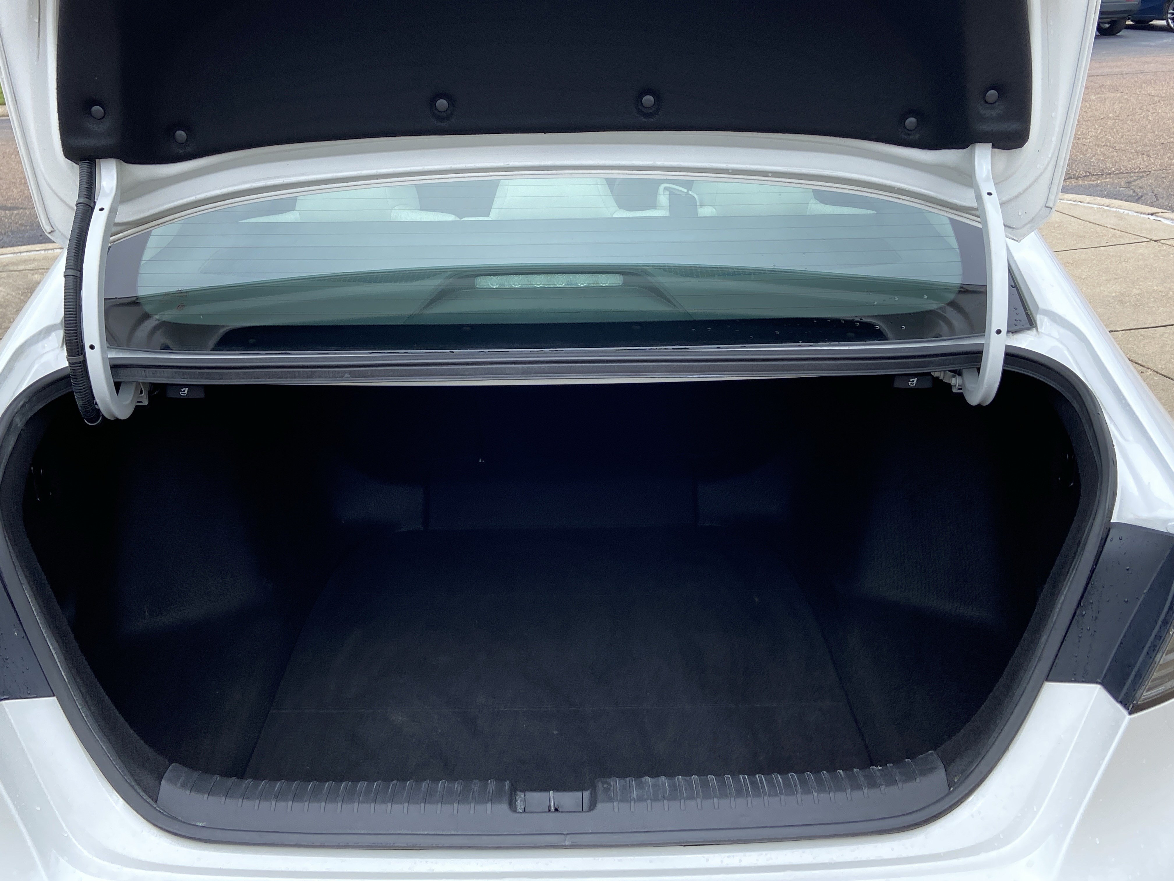 Used 2023 Platinum White Pearl Honda EX image 26