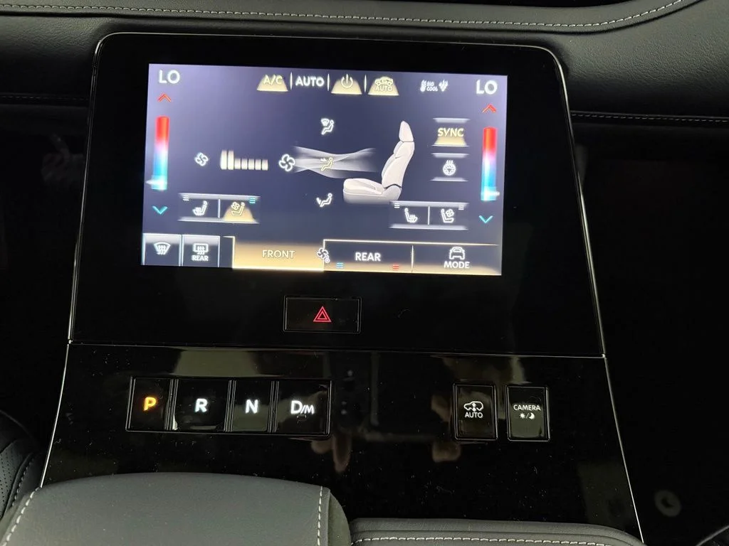 New 2027 RADIANT WHITE INFINITI Sport 4WD image 33