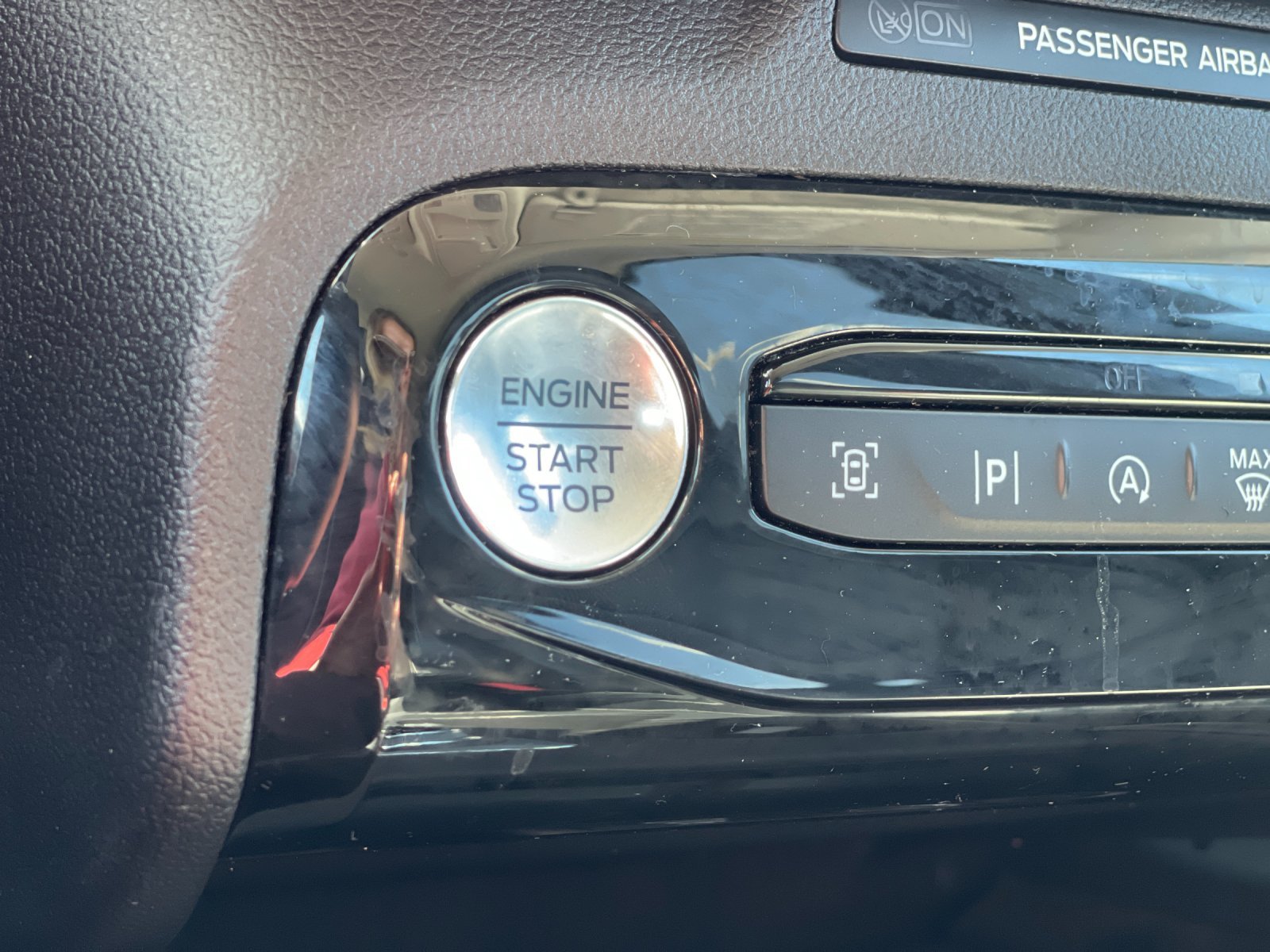 Used 2024  Ford Platinum image 25