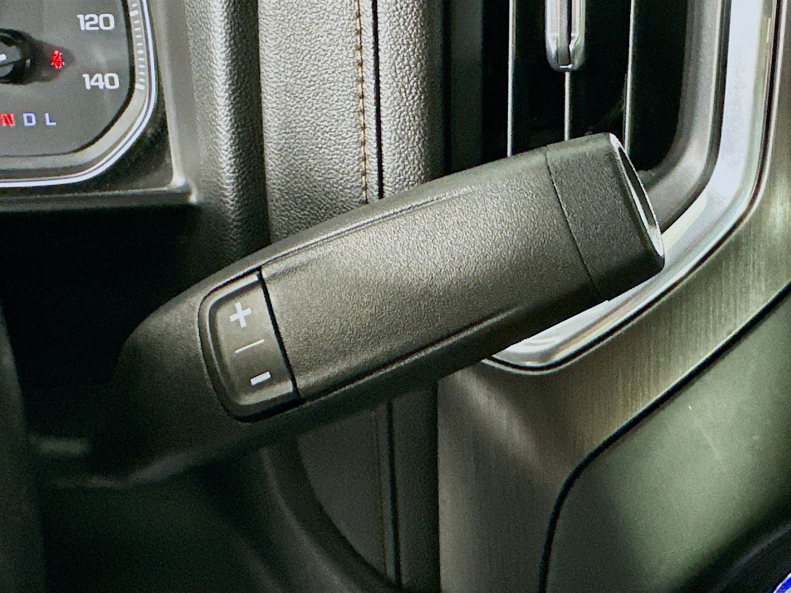 Used 2022 Summit White GMC AT4 image 21
