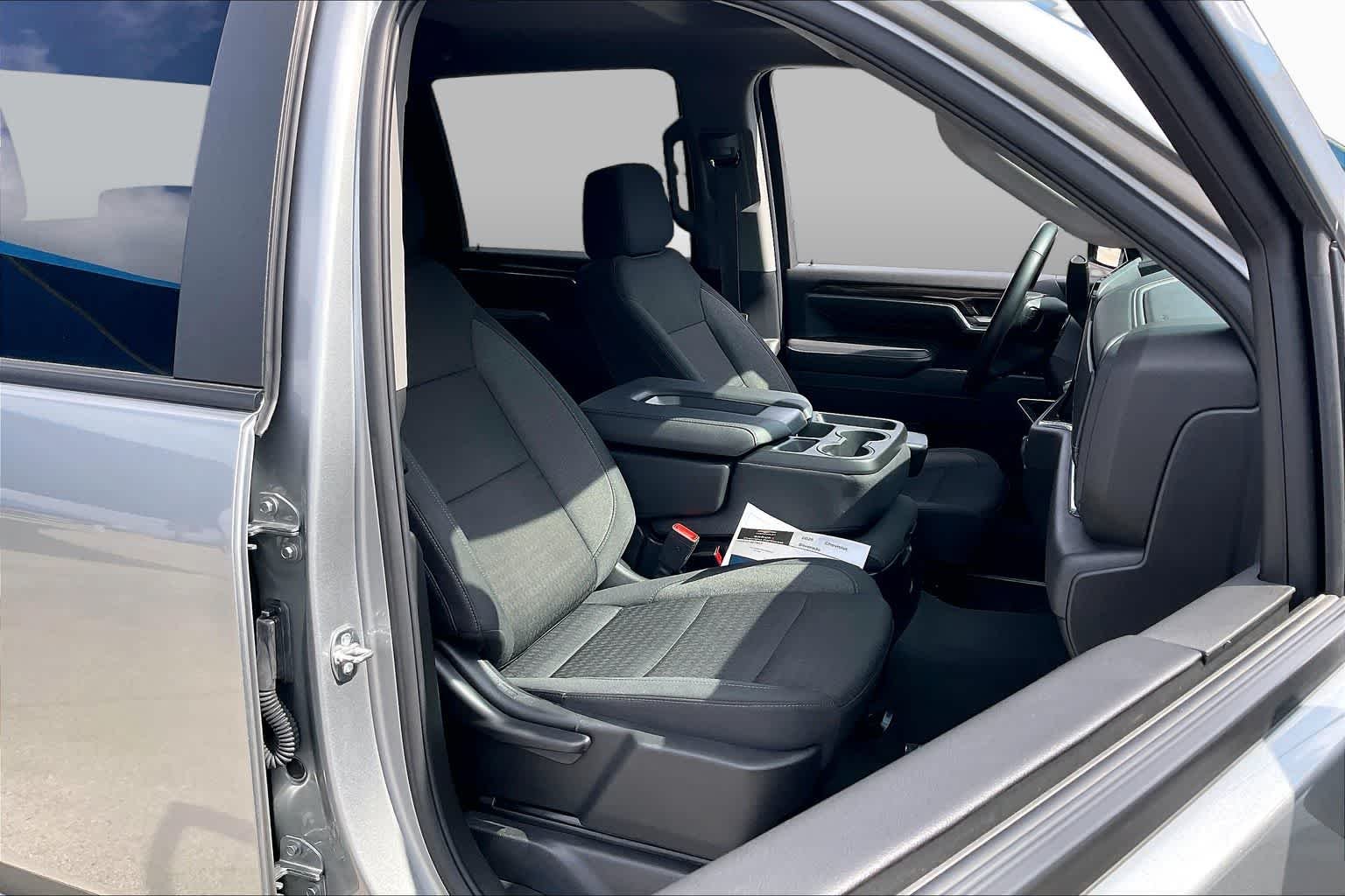 Used 2025 Sterling Gray Metallic Chevrolet LT image 8