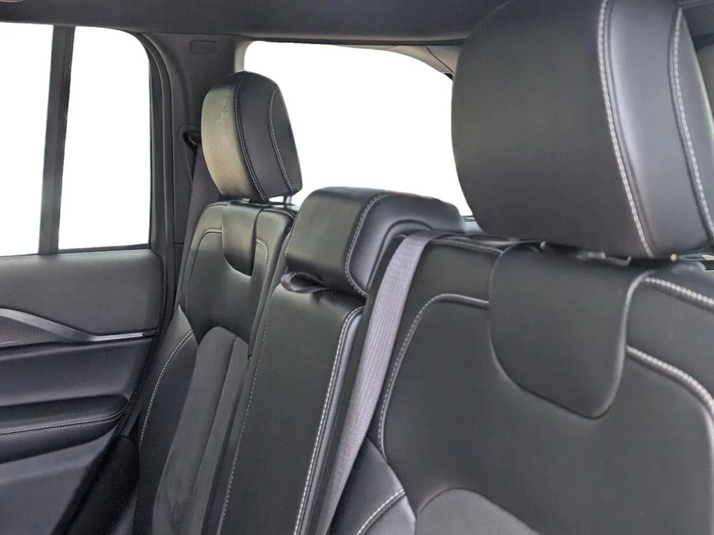 Used 2025 Black Jeep Altitude X image 17