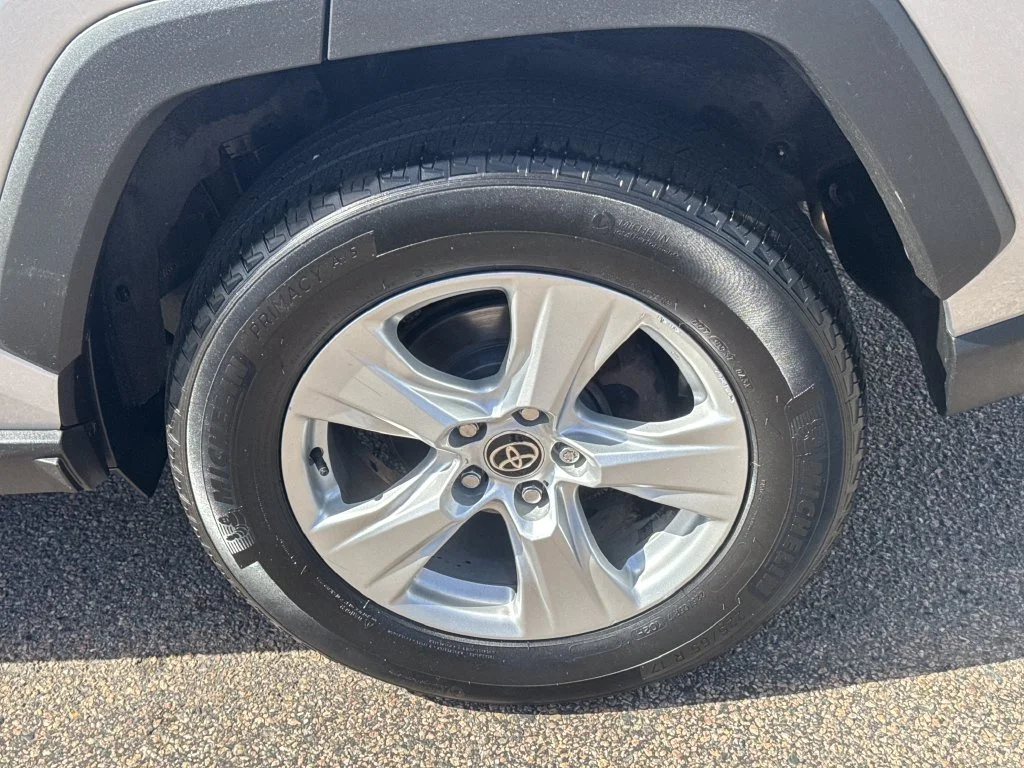 Used 2021 Silver Toyota XLE image 40