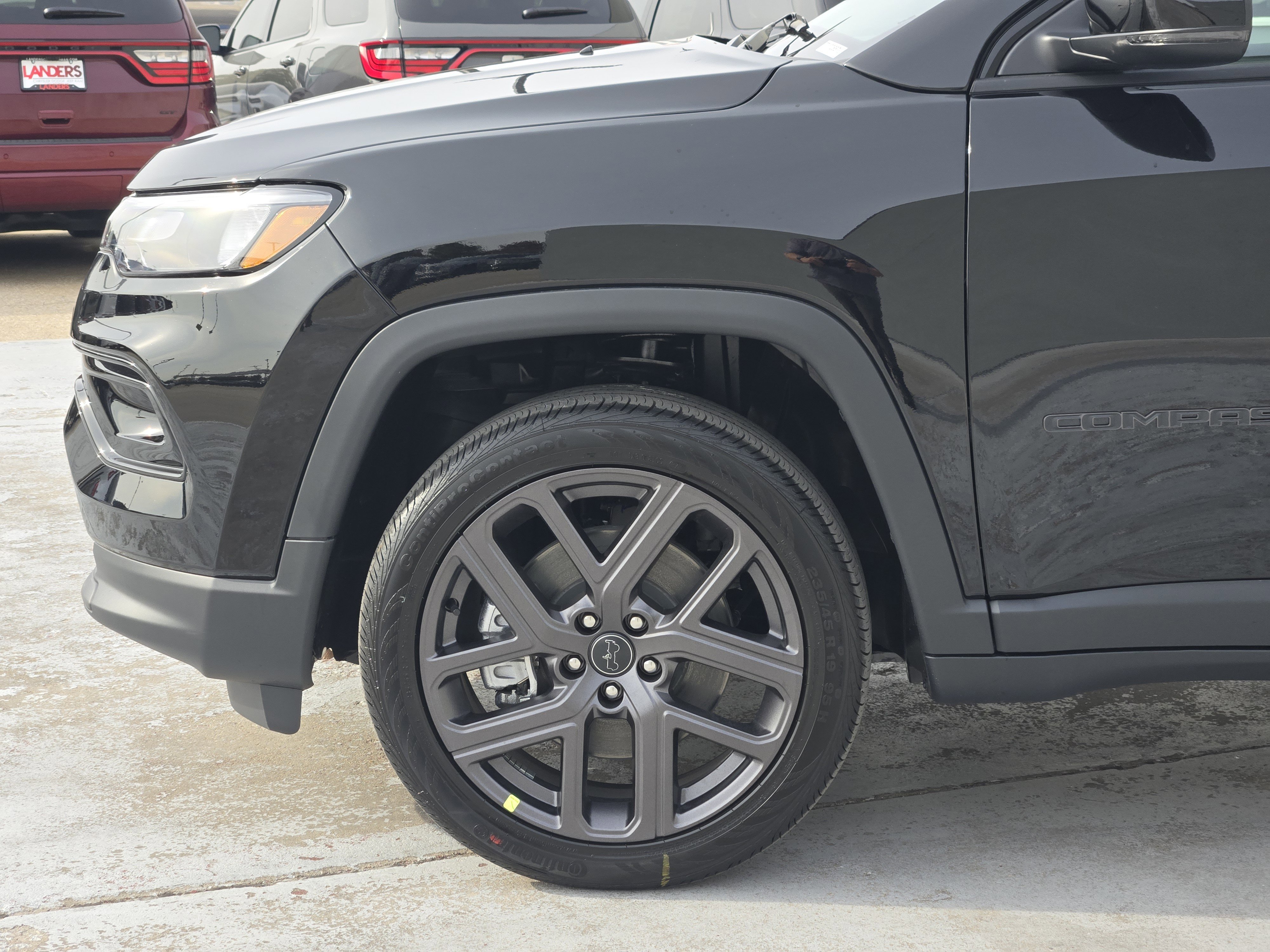 New 2026 Diamond Black Crystal Pearl-Coat Exterior Paint Jeep Limited Altitude image 5