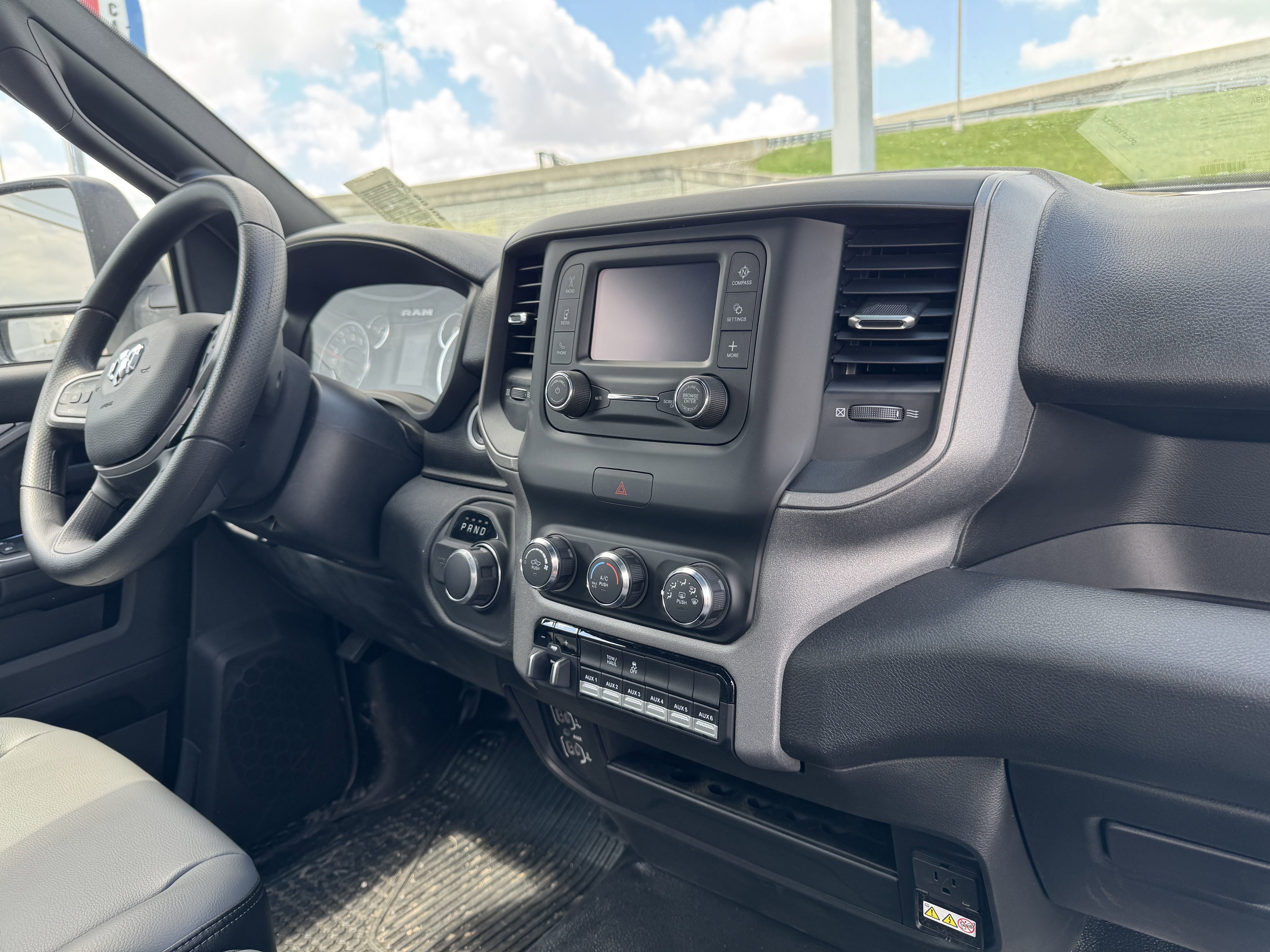 2024 RAM 2500 Tradesman - Photo 16