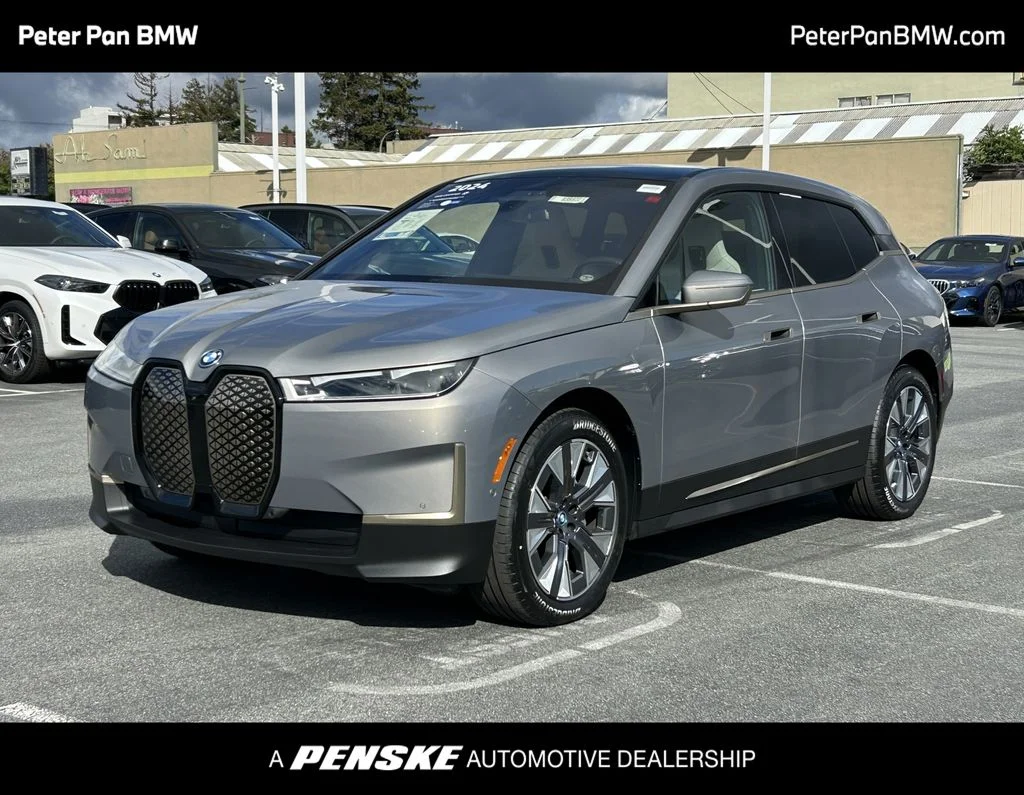 2024 BMW iX xDrive50's photo