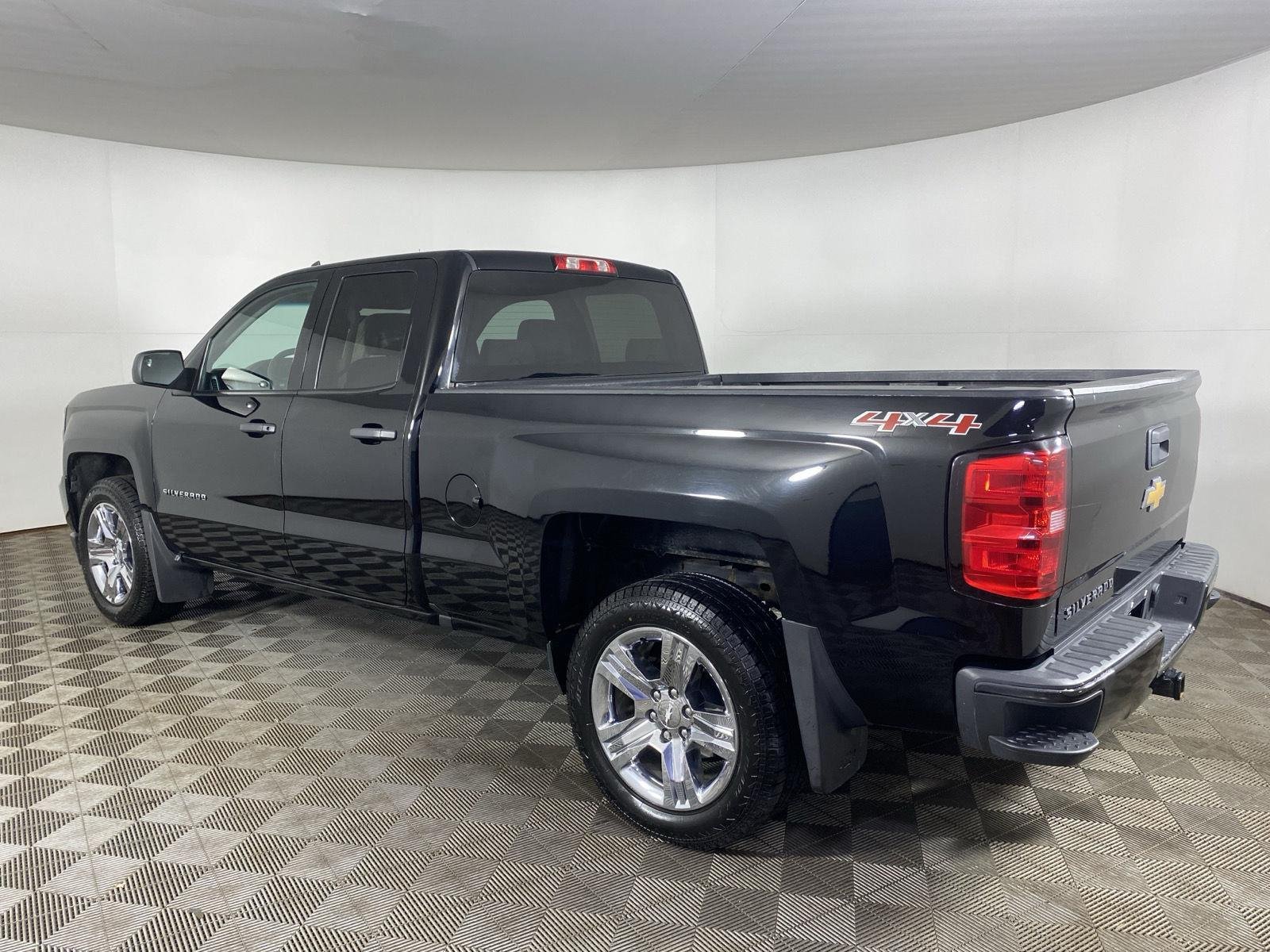 Used 2017 Black Chevrolet Custom image 6