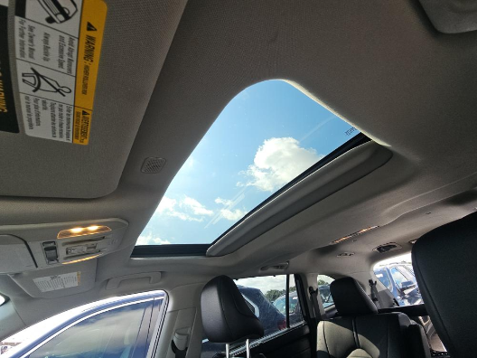 Used 2021 Silver Toyota XLE image 17
