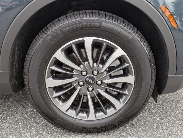 Used 2022 Blue Lincoln Standard image 11
