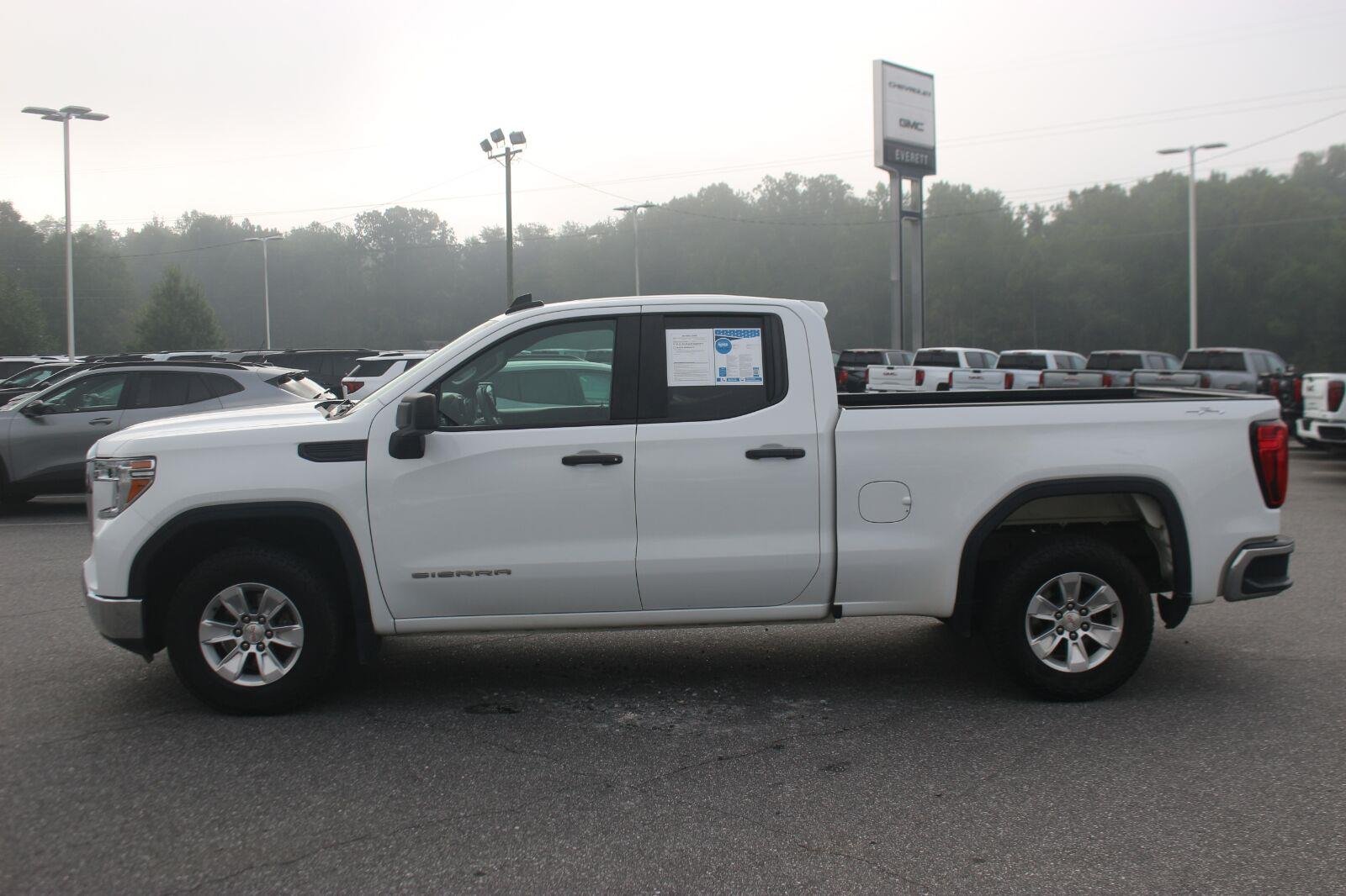 Used 2020 SUMMIT WHITE GMC 4WD Double Cab 147" image 4