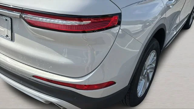 Used 2022 White Lincoln Standard image 34