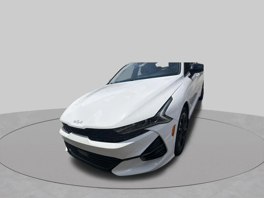 Used 2024 White Kia GT-Line image 6