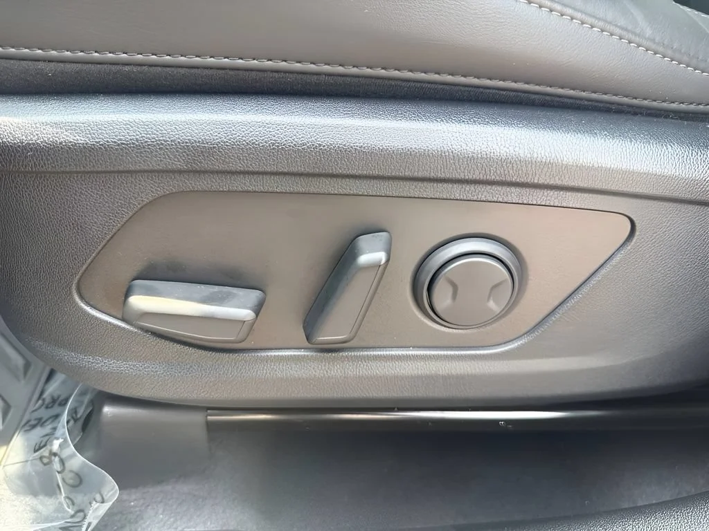 Used 2025  Kia X-Line SX image 10