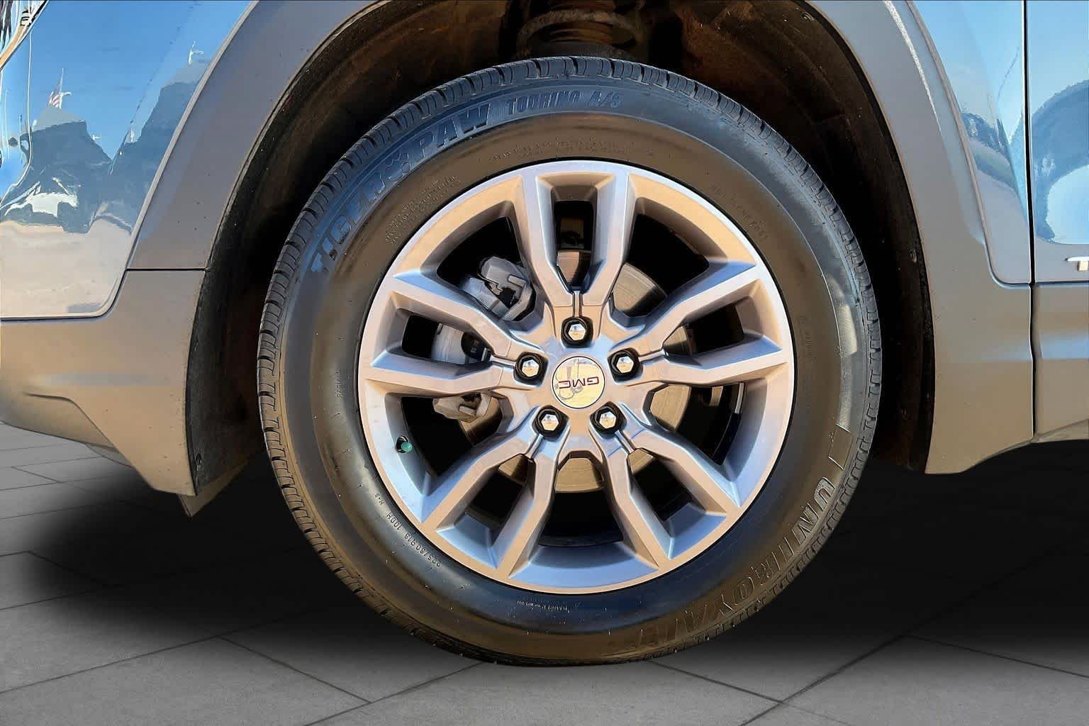Used 2024 Downpour Metallic GMC SLT image 11