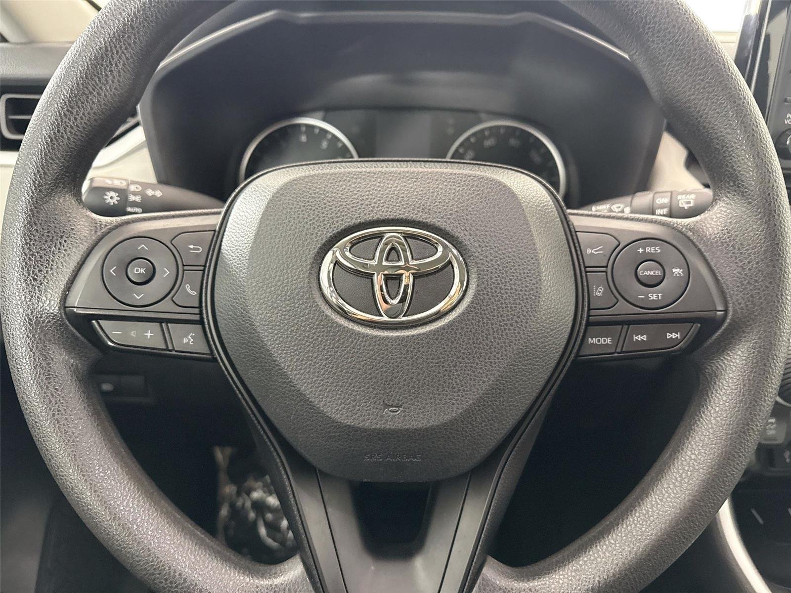 Used 2022 Silver Sky Metallic Toyota XLE image 15