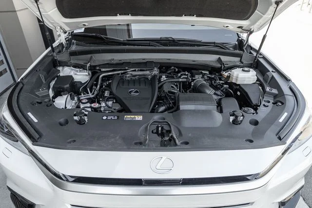 Used 2025 Wind Chill Pearl Lexus 500h F SPORT Premium image 18