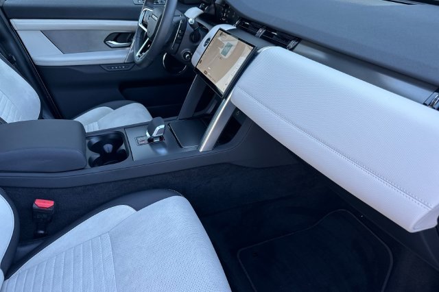 Certified Used 2025 White Land Rover SE image 15