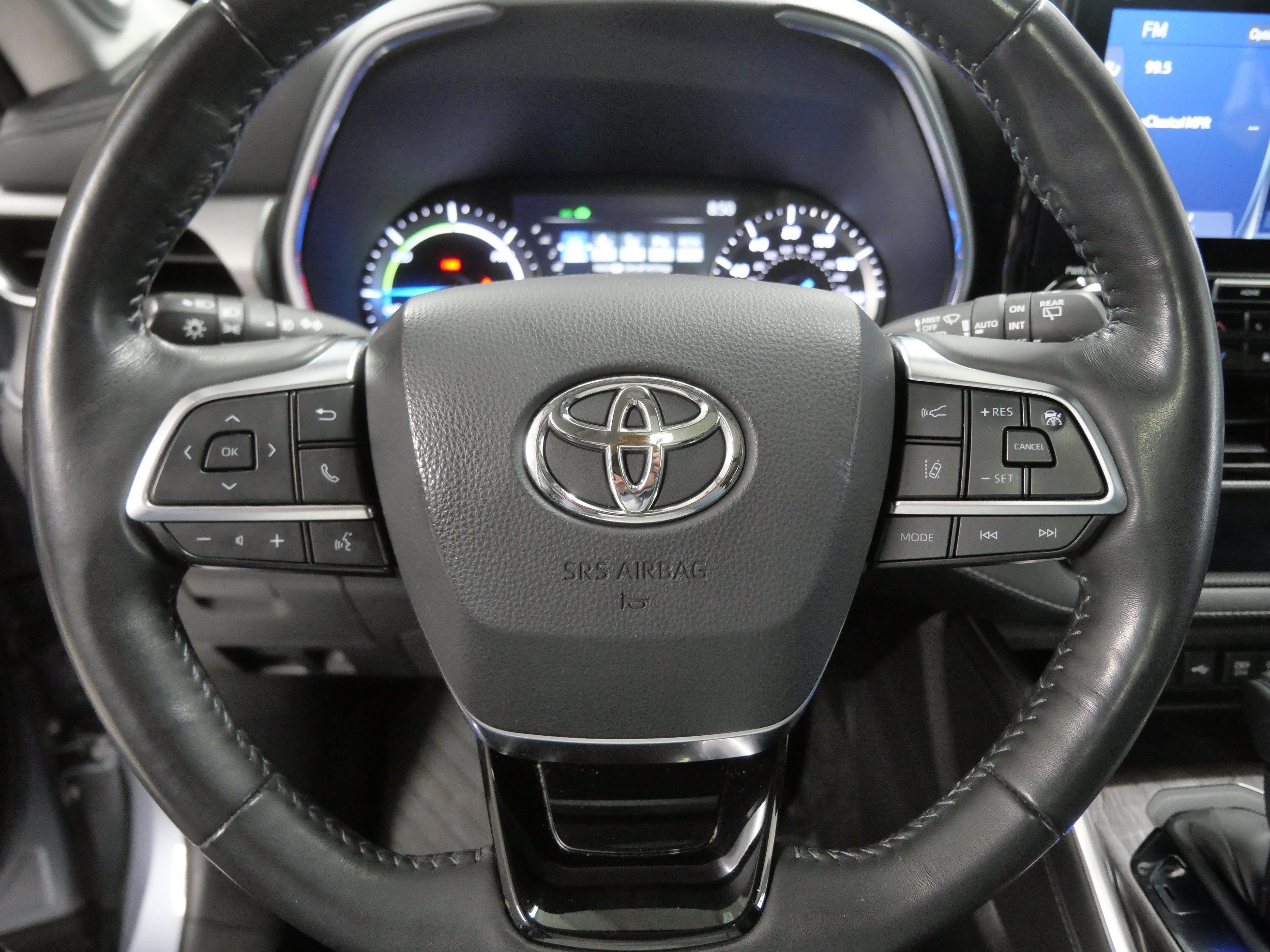 Certified Used 2020 Moon Dust Toyota Hybrid Platinum image 25