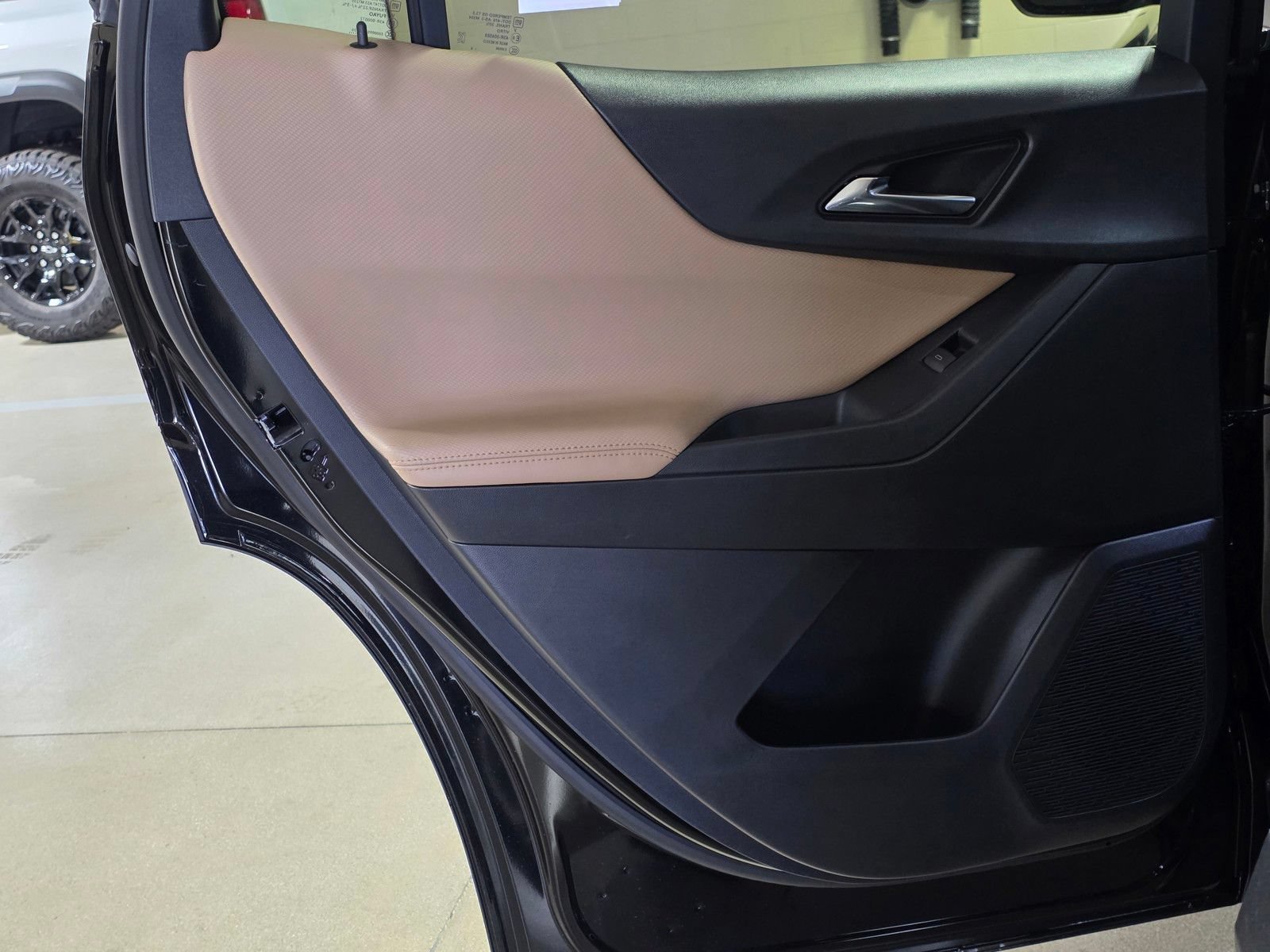 New 2027 Mosaic Black Metallic Chevrolet ACTIV image 13
