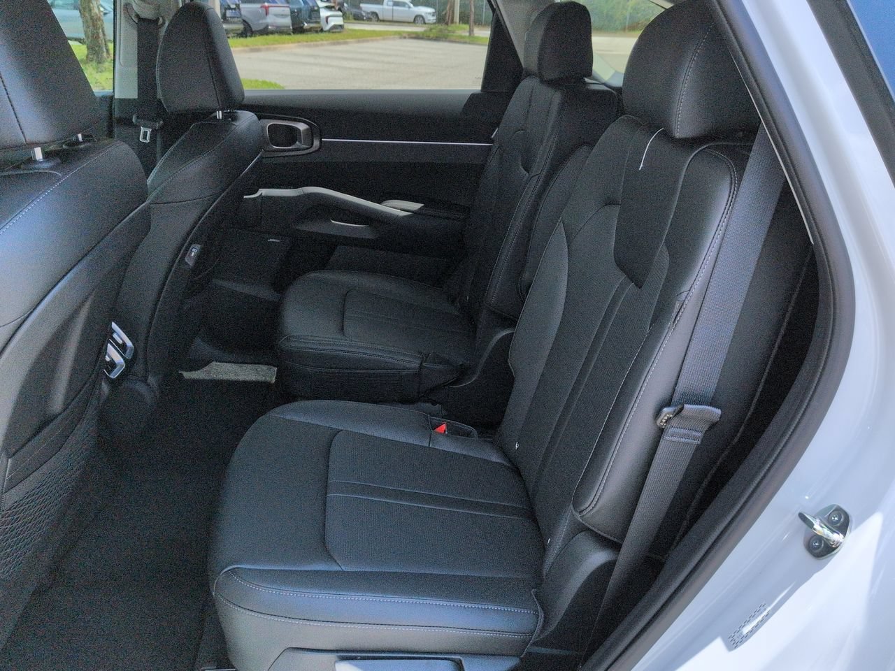 New 2026 Glacial White Pearl Kia EX image 17