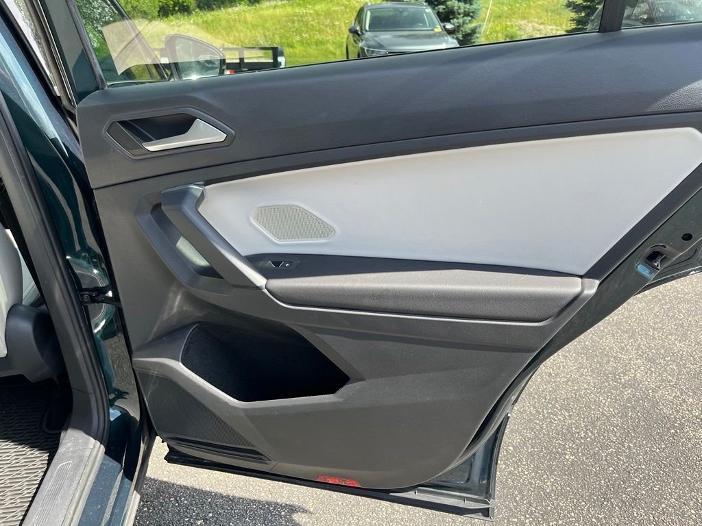 Used 2019 Green Volkswagen 2.0T SEL image 26