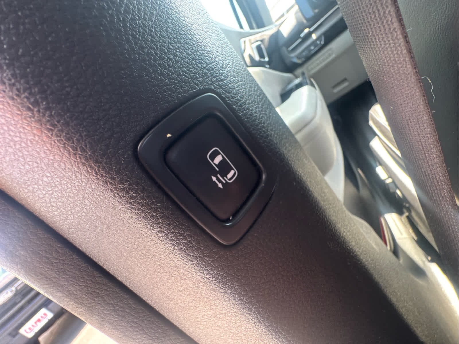 Used 2022 Snow White Pearl Kia EX image 32