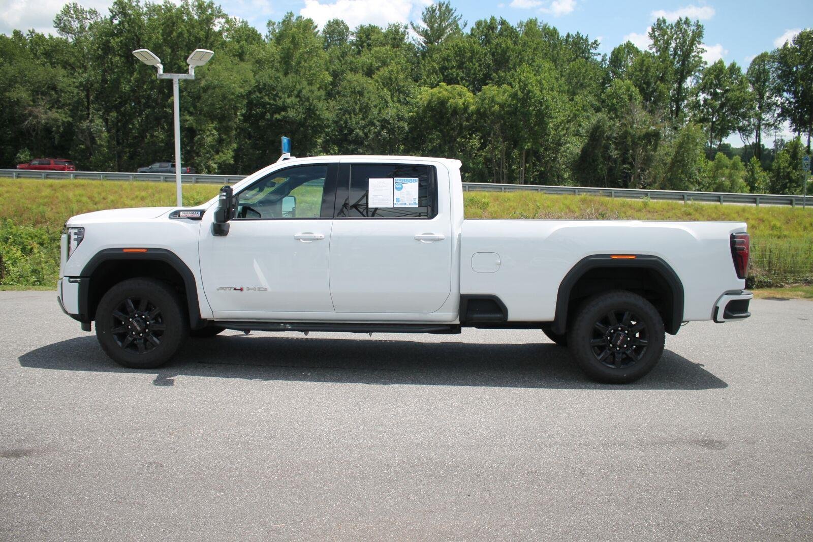 Used 2024 Summit White GMC AT4 image 5