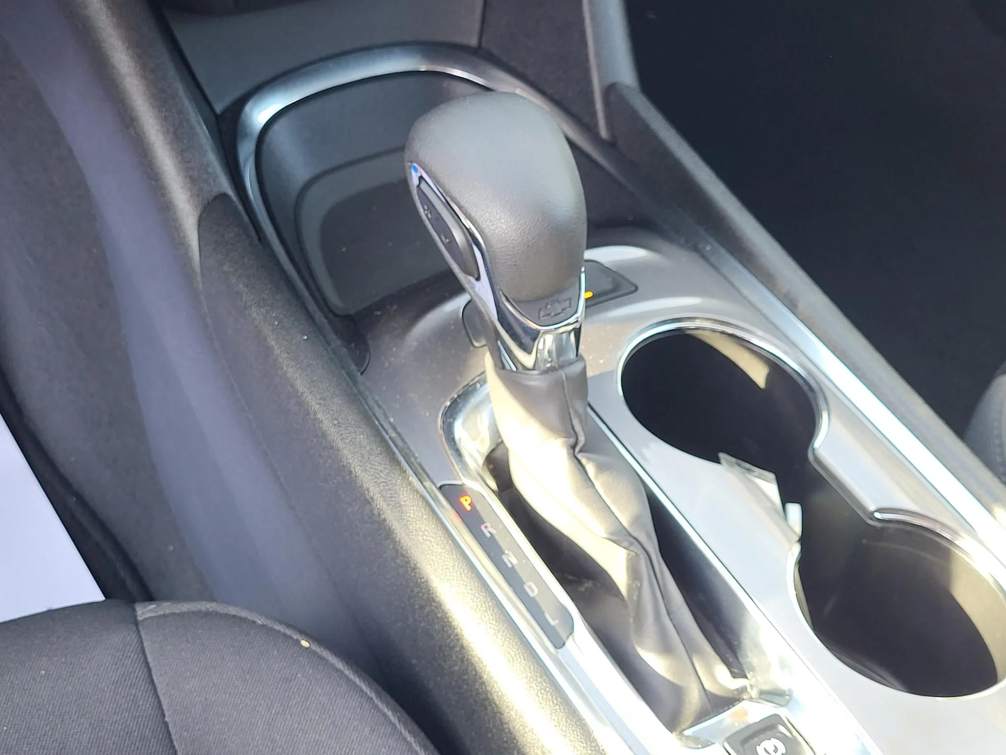 Used 2025 Summit White Chevrolet LT image 17