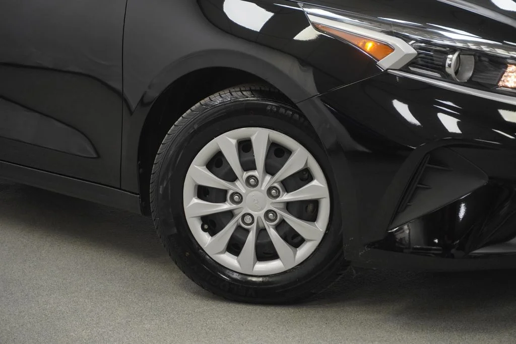 Used 2024 Black Kia LX image 5