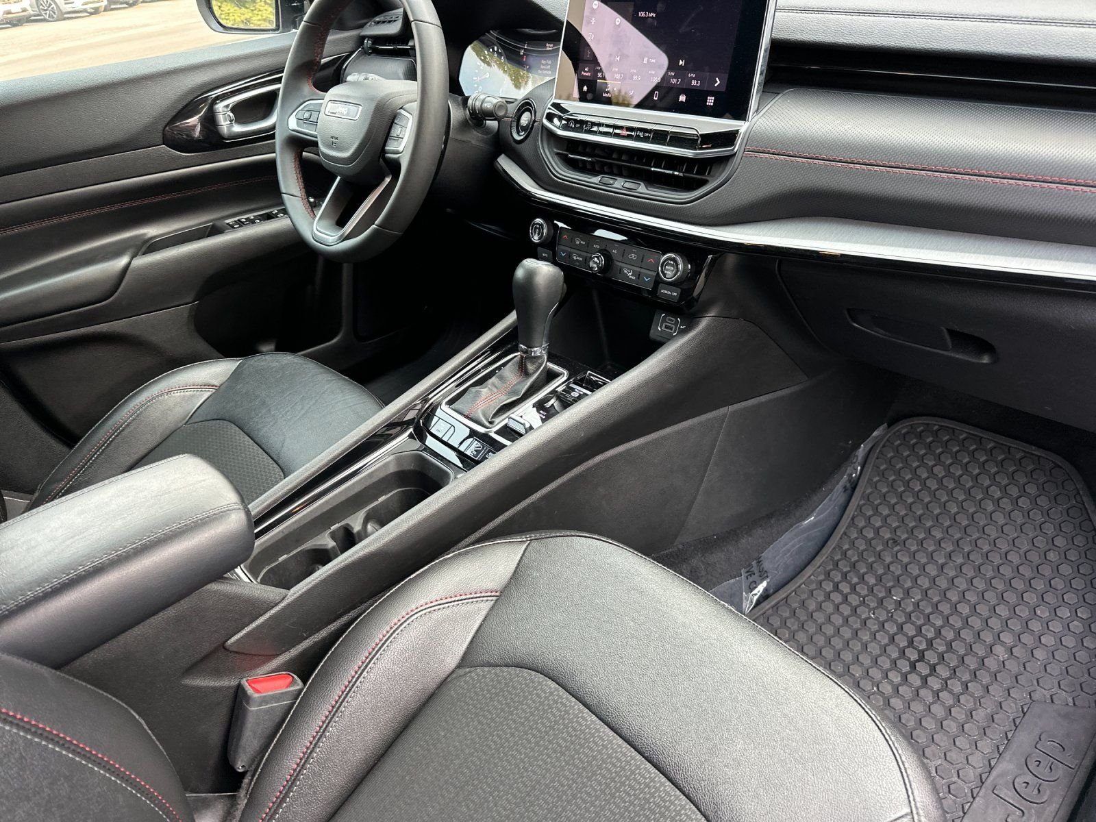 2025 Jeep Compass Trailhawk - Photo 15
