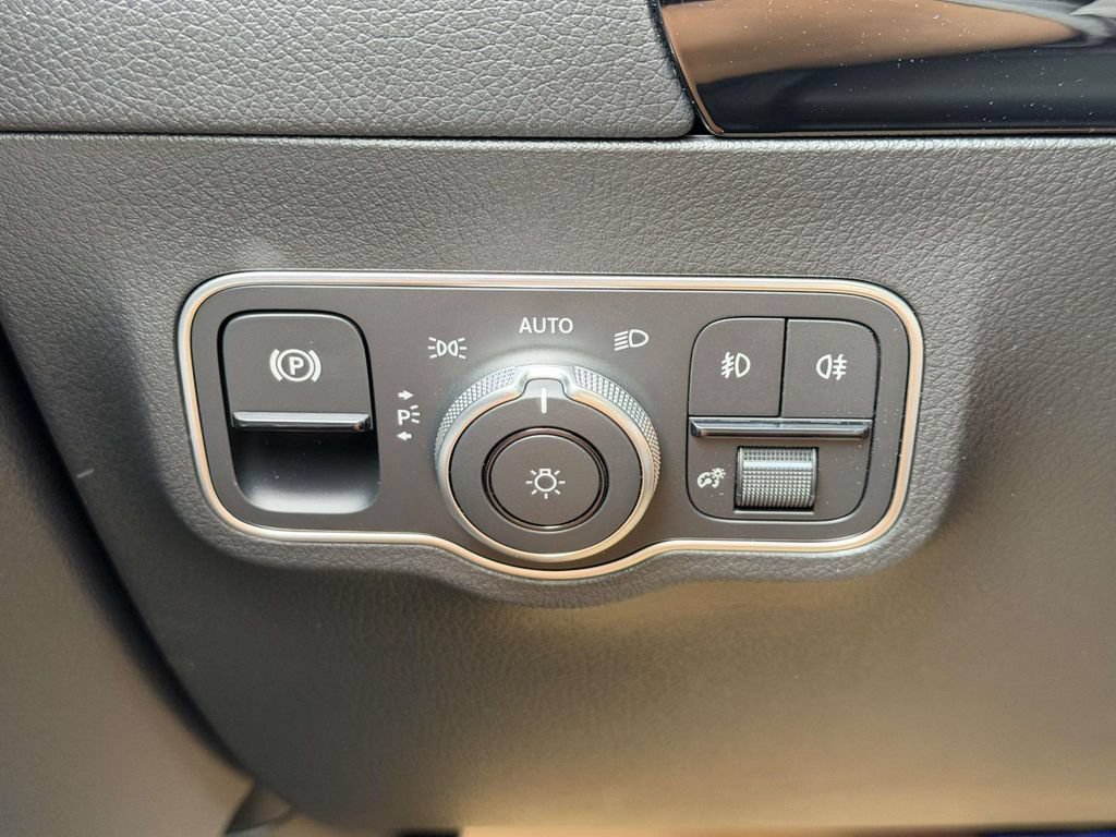 New 2026 Polar White Mercedes-Benz GLA 250 image 17
