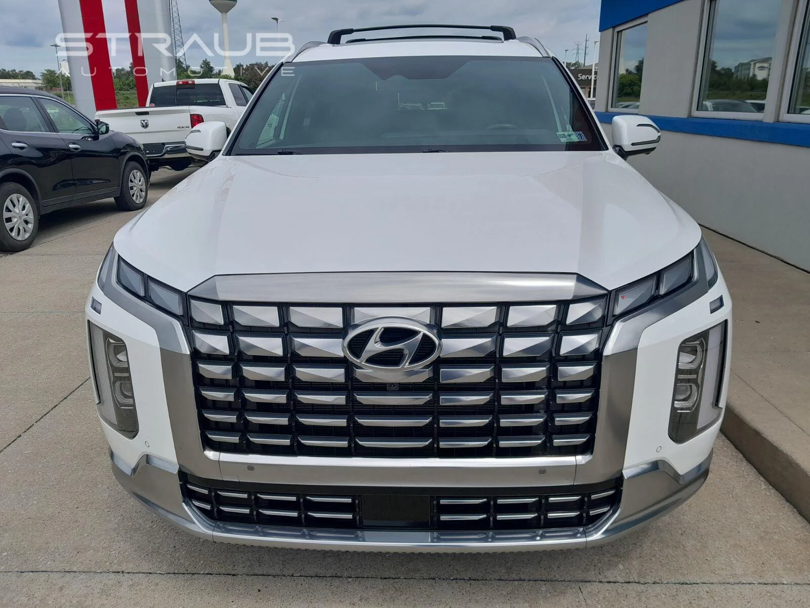 Used 2023 Hyper White Hyundai Calligraphy image 4