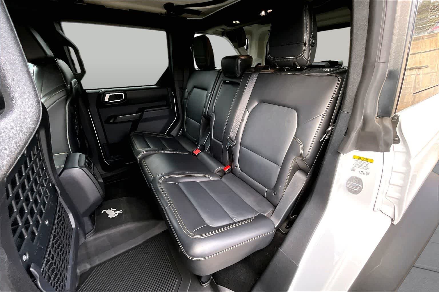 Used 2025 Oxford White Clearcoat Ford Badlands image 21